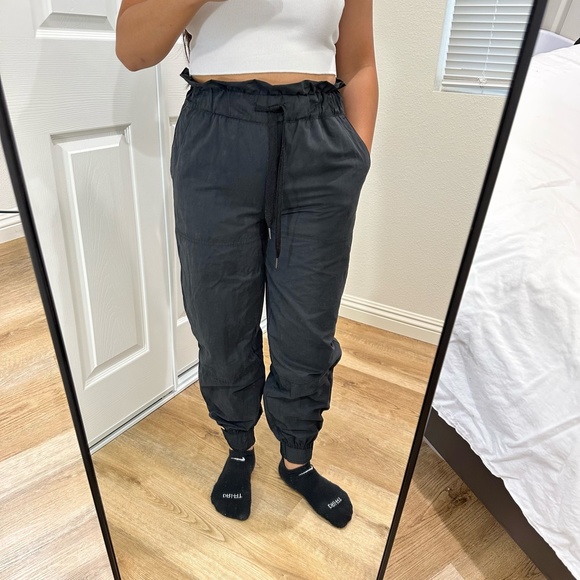 URBAN OUTFITTERS PANTS - Picture 2 of 11